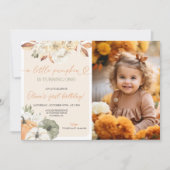 Een kleine pompoen herfstverjaardag foto kaart (Voorkant)
