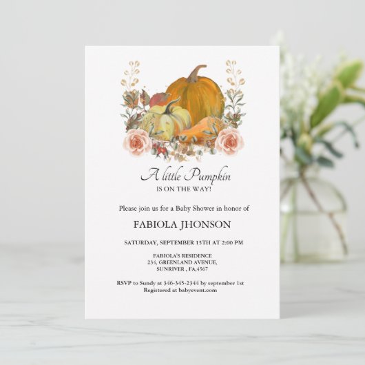 Een kleine pompoen is de manier waarop herfst baby kaart (Staand voorkant)