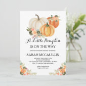 Een kleine pompoen is onderweg naar Baby shower In Kaart (Staand voorkant)