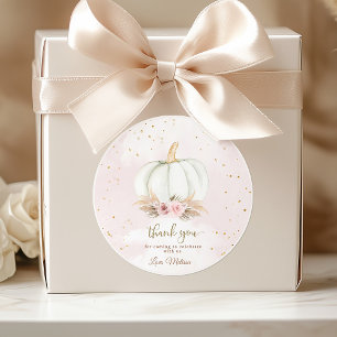 Een kleine pompoen is onderweg naar baby shower ronde sticker