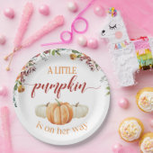 Een kleine pompoen is onderweg papieren bordje (Feest)