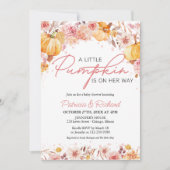 Een kleine pompoen is op weg naar het Baby shower Kaart (Voorkant)