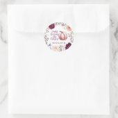 Een kleine pompoenflorale herfst verjaardagsfeest ronde sticker (Tas)