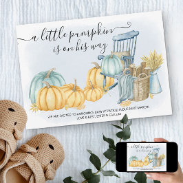 Een kleine pompoenjongen Rustische Herfst Zwangers Aankondiging