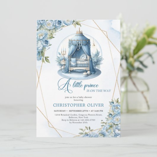 Een kleine prins is onderweg jongen baby shower kaart (Staand voorkant)