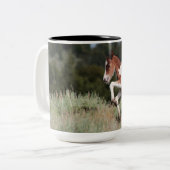 Een kleine "Regen" Mustang-Mok Tweekleurige Koffiemok (Voorkant links)