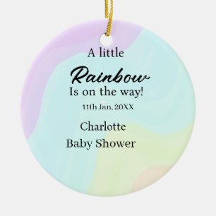 Een kleine regenboog is op komst baby shower naam keramisch ornament