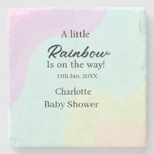 Een kleine regenboog is op komst baby shower naam stenen onderzetter