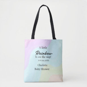 Een kleine regenboog is op komst baby shower naam tote bag