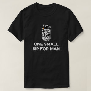 Eén Kleine Slok Voor De Mens - Astronaut Koffiepau T-shirt