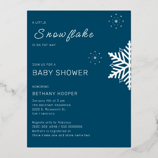 Een kleine Snowflake is onderweg blauw Folie Uitnodiging Briefkaart (Voorkant)