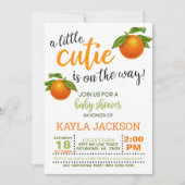 Een kleine stropdas is onderweg Baby shower Kaart (Voorkant)