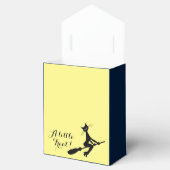 Een kleine Treat. Kat op broomstick Bedankdoosjes (Geopend)