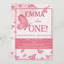 Een kleine vlinder verandert een uitnodiging