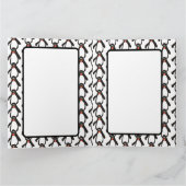 Een kleine vogel vertelde me Penguins Happy Birthd Kaart (Binnen)