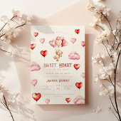 Een kleine vriendin is op weg naar een babyshowerf kaart