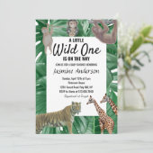 Een kleine wilde is onderweg | Schattig Baby showe Kaart (Staand voorkant)