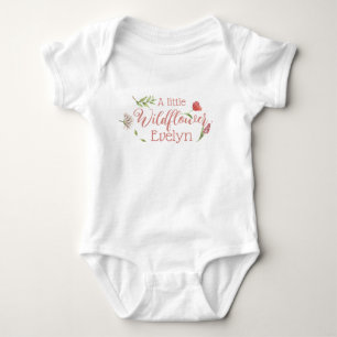 Een kleine wildflower baby meisje romper