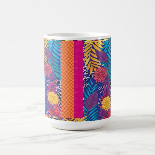 Een kleurrijke bloem en bladeren patroon op een bl magische mok (Midden)