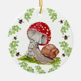 Een kleurrijke bosvlieg en een slak keramisch ornament