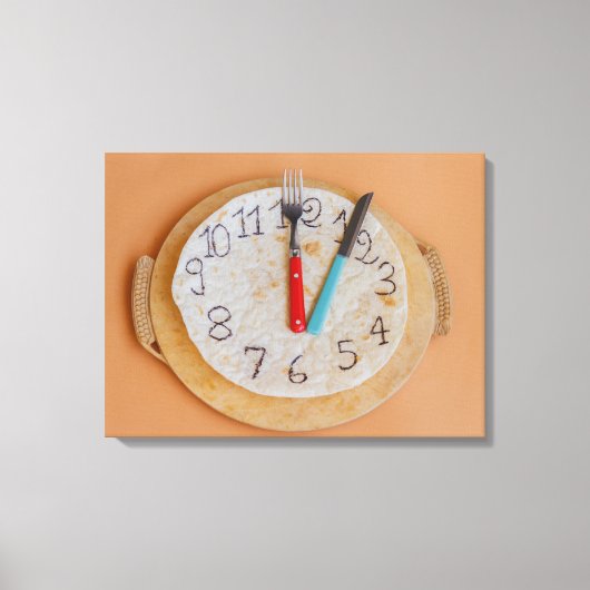 een klok gemaakt van piadina gewikkeld canvas prin afdruk (Voorkant)