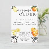 Een knijp oudere Martini Aperol dubbele verjaardag Kaart (Staand voorkant)