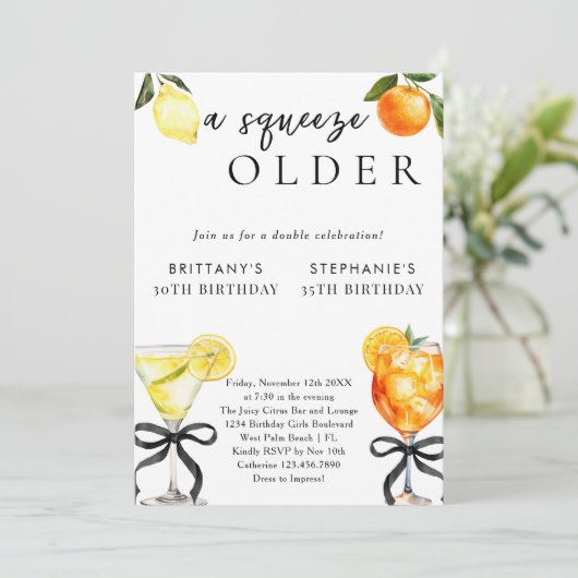 Een knijp oudere Martini Aperol dubbele verjaardag Kaart (Staand voorkant)