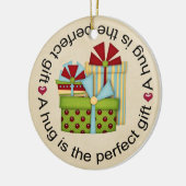 Een knuffel keramisch ornament (Links)
