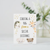 Een knuffel van een Sociale Afstand sturen Briefkaart (Staand voorkant)