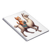 Een knuffelend katje rijdend op een pluizige lama, notitieboek (Rechterzijde)
