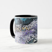 Een koffie mok met paarse en blauwe artwork (Voorkant links)