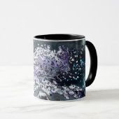 Een koffie mok met paarse en blauwe artwork (Voorkant rechts)