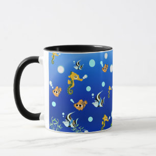 Een koffieglas bij zee. mok