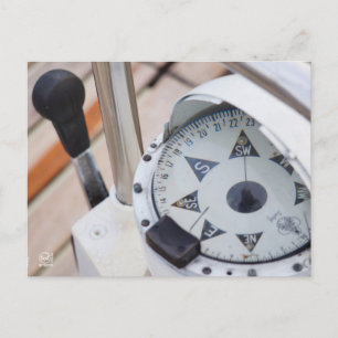 Een kompas om koers uit te zetten voor avontuur. briefkaart