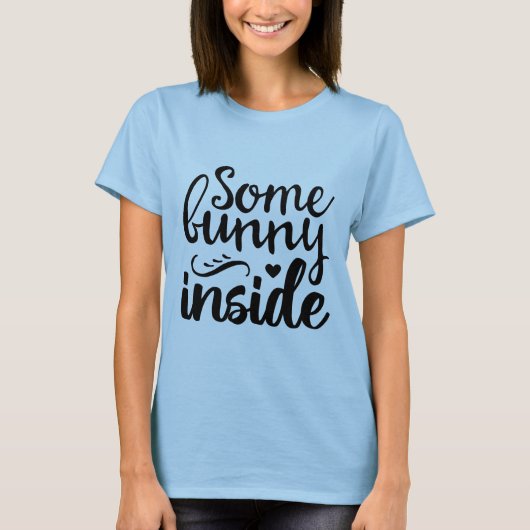 Een konijn binnen t-shirt (Voorkant)