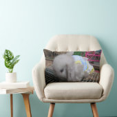 Een konijn in een dress kussen (Stoel)