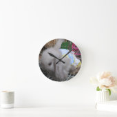 Een konijn in een dress ronde klok (Huis)