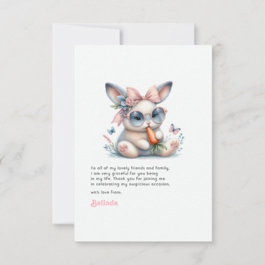 Een konijn is onderweg naar het Baby shower Bedankkaart (Achterkant)