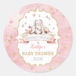 Een konijn is onderweg! paasweekend Baby shower Ronde Sticker