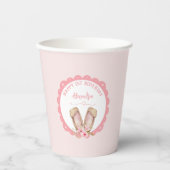 Een konijn verandert een roze meisje papieren bekers (Voorkant)