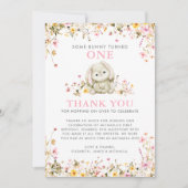 Een konijn werd de eerste verjaardag van een roze  bedankkaart (Voorkant)