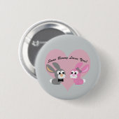 Een konijntje houdt van je! ronde button 5,7 cm (Voorkant /achterkant)