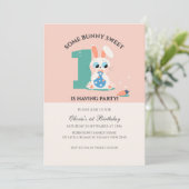 Een konijntje lieve konijn verjaardagsuitnodiging kaart (Staand voorkant)
