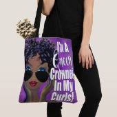 Een Koningin Gebost in Curls Tote Bag (Dichtbij)