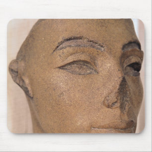 Een koninklijk hoofd, eventueel van Nefertiti, van Muismat