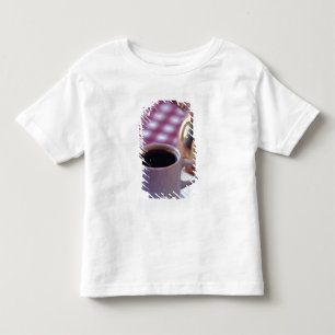 Een kop Arabische koffie. Syrië. Het Midden Kinder Shirts