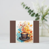 Een kopje koffie met bloemen uitnodiging briefkaart (Staand voorkant)