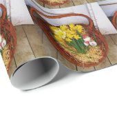 Een korf van gele diaffodils en paasgriep cadeaupapier (Rol Hoek)