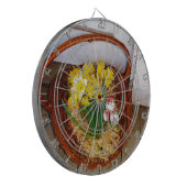 Een korf van gele diaffodils en paasgriep dartbord (Voorkant Links)