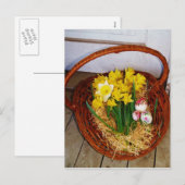 Een korf van gele diaffodils en paasgriep feestdagenkaart (Voorkant / Achterkant)